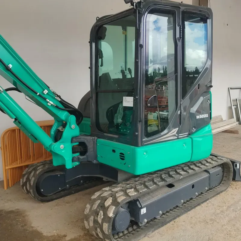 Miniexcavadora disponible para alquiler